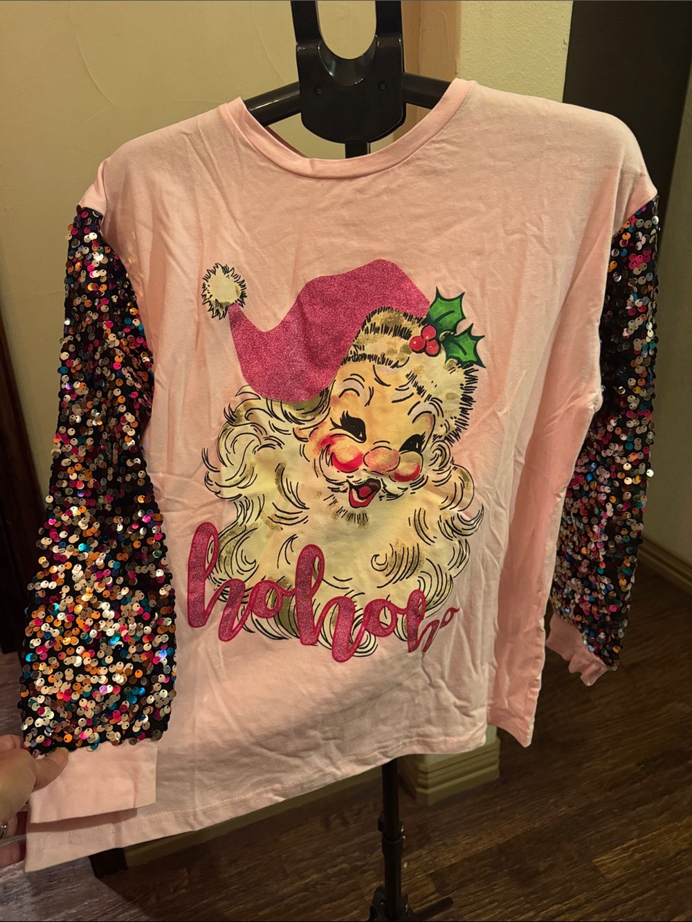 Women’s Pink Santa Graphic Long Sleeve Sequin Sleeve Tee